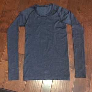 Lululemon long sleeve navy swiftly